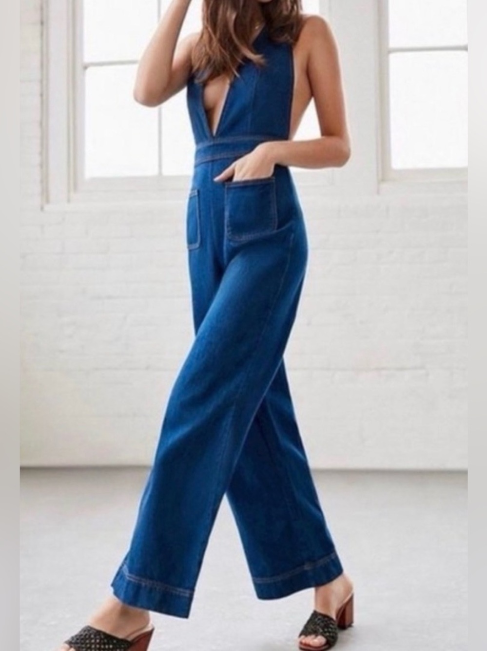 UO Eleanor Plunging Denim Jumpsuit Size 4 Indigo Blue Jean